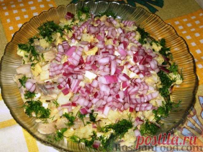 Датский салат из сельди на RussianFood.com
Сельдь малосольная – 200 г
Яблоко кисло-сладкое – 0,5 шт.
Картофель средний – 2 шт.
Лук репчатый – 0,5 шт.
Яйцо вареное – 1 шт.
Для заправки:
Масло оливковое – 1 ст. ложка
Сливки – 1 ст. ложка
Уксус яблочный – 1 ст. ложка
Горчица готовая
Сахар – 1 чайная ложка