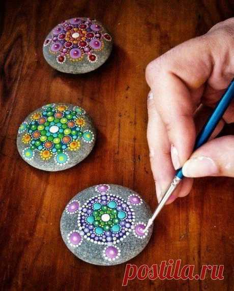 Камни в технике точечная роспись...Интересные идеи Handmade