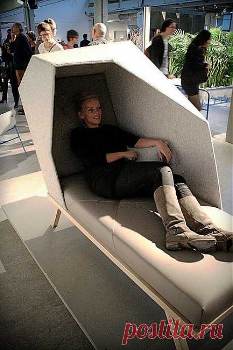 Office furniture for naps | Brics-Photo