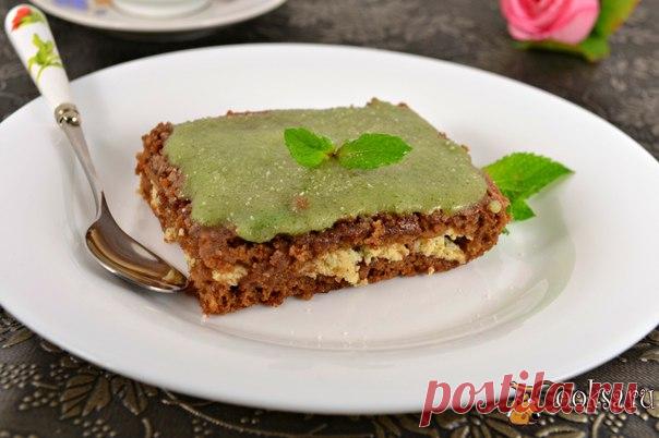 Пирожное "Брауни" с мятой и творожной прослойкой Пирожное "Брауни" с мятой и творожной прослойкой - это безумство вкусов! Пирожное получается таким нежным, просто "тающим во рту". Сочетание вкуса шоколада и ярко выраженного вкуса мяты - для меня что-то новенькое, но это просто божественно! Советую всем попробовать!