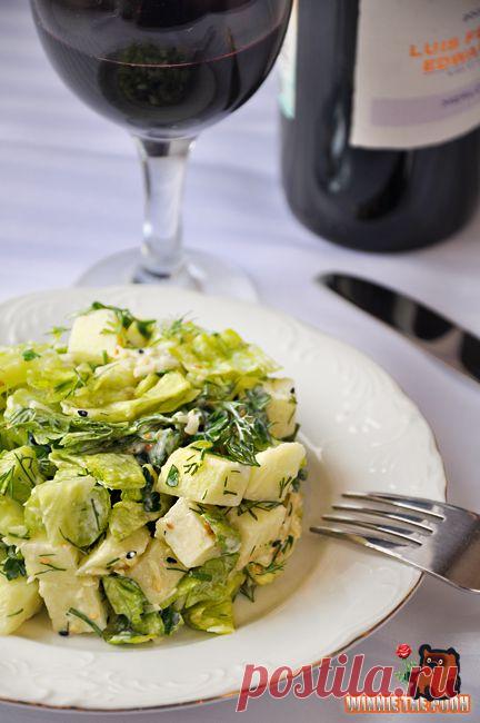 Зелёный салат с яблоком, сельдереем, «айсбергом» и кунжутом (для всей прекрасной половины сайта). Рецепт c фото, мы подскажем, как приготовить!