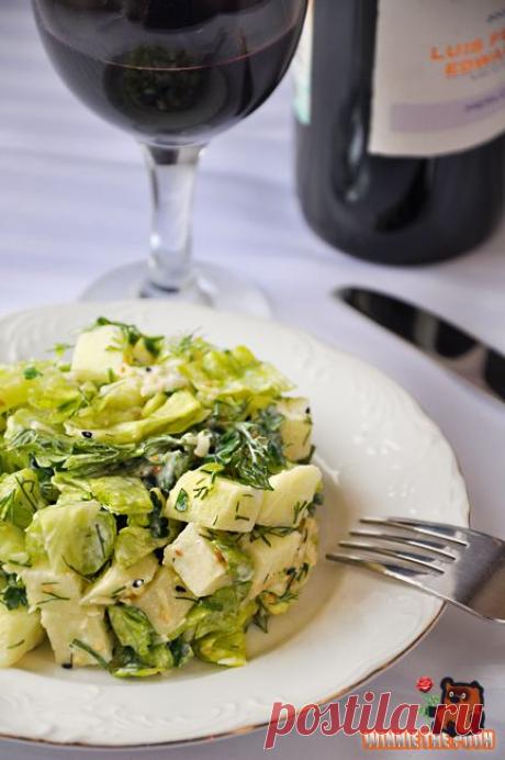 Зелёный салат с яблоком, сельдереем, «айсбергом» и кунжутом (для всей прекрасной половины сайта). Рецепт c фото, мы подскажем, как приготовить!