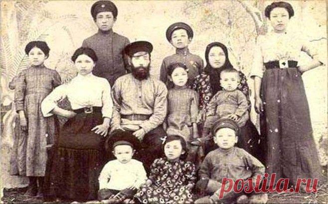 история сибирских татар с древнейших времен до начала хх века: 17 тыс изображений найдено в Яндекс.Картинках / Казачья семья сибирских православных татар в начале 20 века