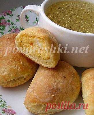Рассыпчатые пирожки с яичной начинкой к бульону - кулинарные рецепты Поваренка с поварешкой