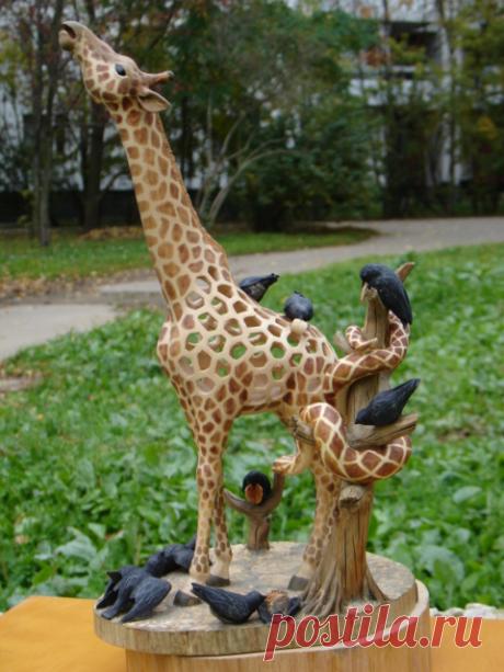 Скульптурная многофигурная композиция Аллегория воровства выполнена из одного куска дерева. Высота 47 см. Находится в коллекции автора. Выставлена на продажу. Цена 110000 руб.