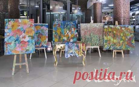 Картины Картина Екатерина Лебедева художник ️На картине &quot;Богатство и энергия цвета&quot; изображено поле, на котором растут жёлтые дикие цветы. Когда я ехала на машине, они сразу привлекли моё внимание, я остановилась на опушке леса, чтобы написать эти солнечные цветы. Место я выбрала уединённое, вокруг меня было только поле с полевыми цветами, приятный запах почвы и красота природы летом  | Абстрактные картины, Картины, Живопись