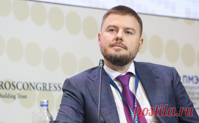 Глава НПС назвал «золотую середину» первой в России ВСМ Москва-Петербург. Проект высокоскоростной магистрали требует поиска «золотой середины» в технологиях, заявил Алексей Крапивин, акционер холдинга НПС, который будет строить первую в России ВСМ. Где она — он рассказал в интервью РБК