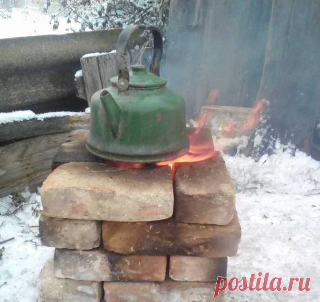Реактивная печь-ракета из кирпича Реактивная печь - ракета из кирпича собирается и разбирается за 5 минут своими руками. Экономичная в плане расходования дров, не требует затрат.
