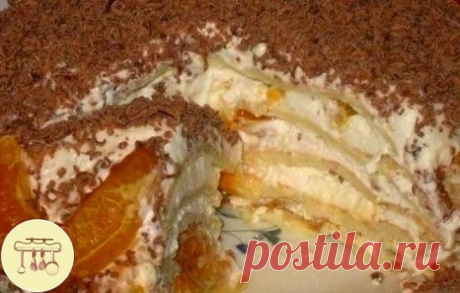 Торт со вкусом мороженого

Может кому-то в детстве покупали мороженое в вафельном стаканчике, но не разрешали есть, пока оно не согреется, и вот ждешь, оно естественно тает, вафля размокает, но все равно потом наслаждаешься сливочно-вафельным напитком.

Ингредиенты на 2-3 порции:

Для блинов-бисквитиков(из данного количества ингредиентов у меня получилось 5 средних блинчиков):
Яйцо -2шт.
Мука - 2-3ст.л.(с горкой)
Молоко - 100мл
Сахар - 2ч.л.
Соль - щепотка
Крахмал - 1ст.л....