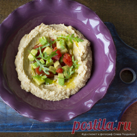 Кулинарные рецепты - Быстрый хумус с авокадо и помидорами - с фото и видео инструкцией на сайте Bonduelle.ru