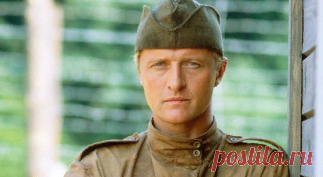 Голландскому актеру были подвластны любые жанры. Он ушел тихо, как и положено человеку, славу которому принесли роли солдат — хоть настоящих, из плоти и крови, хоть вымышленных, из стали и пластика. О смерти Рутгера Хауэра стало известно лишь в день его похорон, умер же он 19 июля в возрасте 75 лет...  |  Человек из стали: умер Рутгер Хауэр - Новости Mail.ru