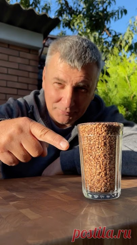 Ингредиенты: стакан гречки 2 стакана воды  лук 1 шт картофель 3 шт соль 1 ч.л. перец по вкусу растительное масло 50 мл Первым делом заливаем гречку водой, до...