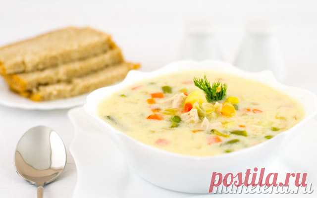Овощной суп с курицей и сливками.