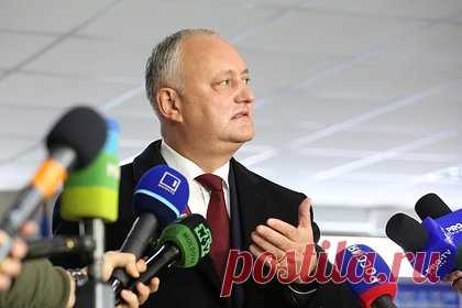 Санду назвали угрозой для Молдавии. Президент Молдавии Майа Санду является угрозой национальной безопасности, поэтому оппозиция должна объединиться против руководства страны, считает бывший молдавский лидер Игорь Додон. Бывший президент считает необходимым сделать все, чтобы избавиться от действующей власти демократическим путем.