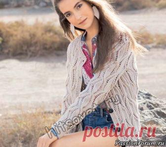 Жакет с косами женский - запись пользователя Лисик (Светлана) в сообществе Вязание спицами в категории Вязание для женщин спицами. Схемы вязания спицами Вам потребуется: 650 (700) грамм светло-серой пряжи, состоящей из 100% хлопка; длиной нити 100 метров в 50 граммах; спицы № 4; круговые спицы № 4; 7 пуговиц темно-синего цвета диаметром 40 мм.  Размеры жакета: 34-36 (40-42).