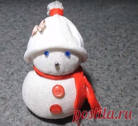 Поделки на новый год своими руками: в сад, в школу, 50+ поделок.. Поделка на Новый год своими руками. Эта статья поможет вам не ломать голову над тем, как сделать новогоднюю поделку.