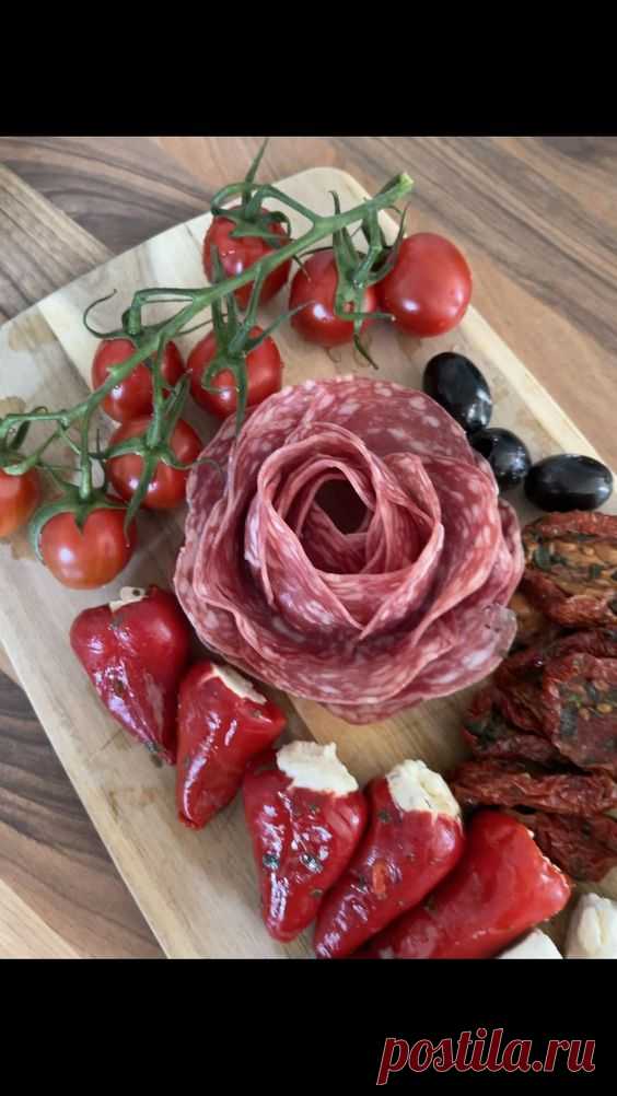 Einfache Idee für euer nächstes Foodboard oder Brunchbuffet. #brunch #foodboard #rose #salamirose #momhack #lifehack