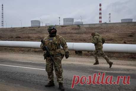 На Украине пограничники поймали переодетого в женщину мужчину. Сотрудники Государственной пограничной службы Украины поймали в Одесской области мужчину, переодевшегося в женскую одежду, чтобы сбежать из страны. Он вернулся на Украину перед Пасхой и пытался вновь уехать за границу после праздника, чтобы избежать воинской службы, но сотрудники вручили мужчине повестку.