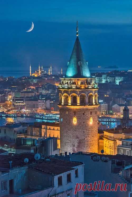 Galata tower, Istanbul, Turkey  |  Найдено на сайте bosnalovesturkey.tumblr.com.