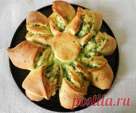 Вкусный пирог с сыром и зеленью