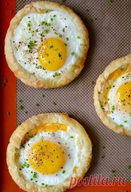 Что приготовить из слоеного теста: 14 быстрых и вкусных рецептов | Golbis