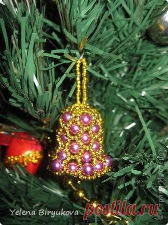 Новогодние колокольчики из бисера
