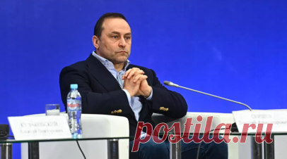 В Госдуме считают, что своими словами об ОКР президент МОК пытается запудрить всем мозги. Председатель комитета Государственной думы по физической культуре и спорту Дмитрий Свищёв прокомментировал слова президента Международного олимпийского комитета (МОК) Томаса Баха, что у организации нет дедлайна по снятию отстранения Олимпийского комитета России (ОКР). Читать далее