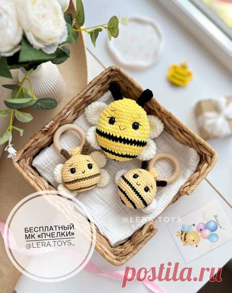 PDF Пчёлка крючком. FREE crochet pattern; Аmigurumi toy patterns. Амигуруми схемы и описания на русском. Вязаные игрушки и поделки своими руками #amimore - плюшевая пчела, маленькая пчелка из плюшевой пряжи, погремушка для малышей в виде пчелёнка.