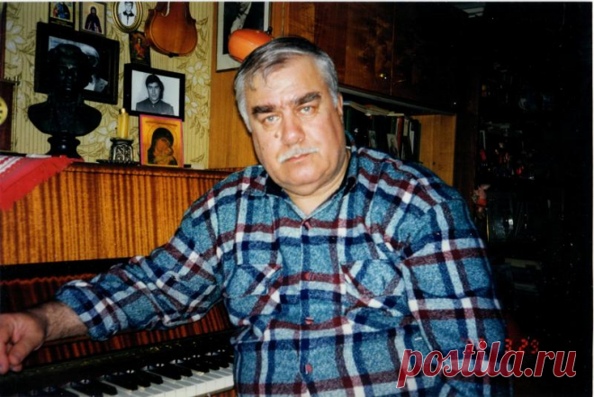 «Город юности моей». Стихи Александра Павлова. Музыка Виталия Титова. Аранжировка Владимира Сидорова.  Исполняют хор мальчиков «Соловушки Магнитки» и мужской вокальный ансамбль «Металлург» под руководством Александра Никитина. Партия фортепиано – Владимир Галицкий. Аудиостудия Магнитогорской консерватории. 1999.