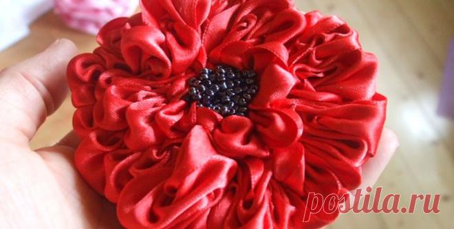 Шикарный способ сделать пышные георгины из атласных лент