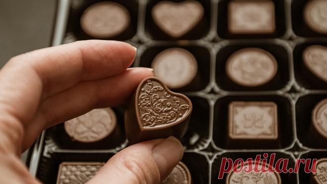 Конфеты с алкоголем призвали убрать с маркетплейсов. В России необходимо вывести из онлайн-продажи конфеты с алкоголем и прояснить правовую базу дополнительными нормами, чтобы предотвратить покупку такой продукции детьми. Об этом в беседе с RT заявил депутат Госдумы Виталий ...