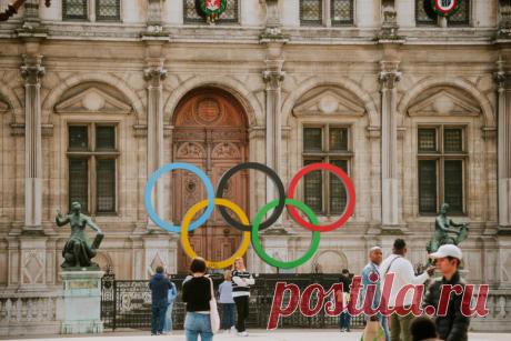 «Как никто от никого». Спортсмены из России останутся без призовых на ОИ?. Новая подстава от МОК для российских спортсменов, собирающихся ехать на Олимпийские игры в Париж, — все они должны быть сняты с госфинансирования и не имеют права на получение призовых в случае завоевания медалей. Как это понимать?