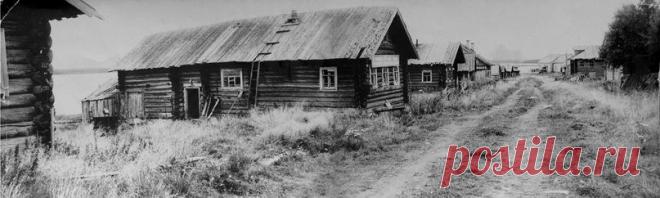 МАЛАЯ РОДИНА
По своей ли волюшке
Бросили мы Родину?
Малая и сирая
Родина, прости!
Покорились долюшке -
Позабыли Родину…
Боль неисцелимая
Сердце тяготит.