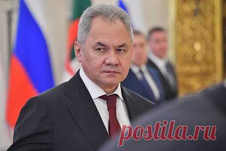 Шойгу заслушал доклады об обстановке в зоне СВО. Министр обороны Сергей Шойгу заслушал доклады о ситуации в зоне проведения спецоперации на пункте управления объединений «Западной» группировки войск. «Министр обороны РФ поручил держать на особом контроле вопросы непрерывного и ритмичного снабжения группировок войск», — заявили в ведомстве.