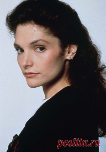 Мэри Элизабет Мастрантонио, 17 ноября, 1958