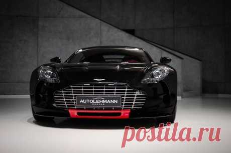 Aston Martin One-77 Q-Series. Объем двигателя - 7312 см³ Мощность двигателя - 760 л.с. Максимальная скорость - 354 км/ч Разгон до 100 км/ч - 3.7 сек Вес автомобиля - 1630 кг