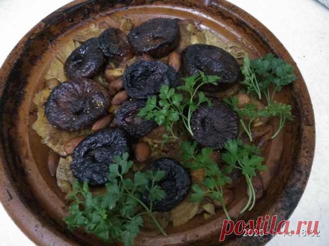 Как я готовлю, нежнейшее и сочное мясо по Марокканскому рецепту в тажине с инжиром. Вкус просто сказка - Пир во время езды Это очень вкусное блюдо я попробовала в Марракеше, в ресторане «Дар эс Салам». «Дар эс Салам» является достопримечательностью города, в нем А.Хичкок снимал сцены из фильма «Человек, который слишком много знал». Ресторан очень красивый, похож на Дворец из «Тысячи и одной ночи». Тажин с фруктами имеет немного необычный вкус, но я люблю этот микс острого, …