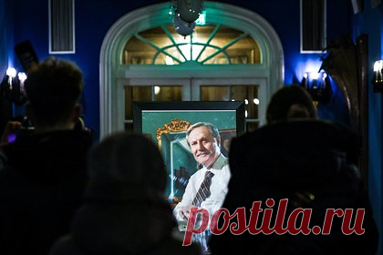 Стало известно о наследстве Юрия Соломина. Актер и режиссер, бывший художественный руководитель Малого театра Юрий Соломин, которого не стало 11 января, владел двумя квартирами в Москве и дачей в Подмосковье. Одна из двух квартир, которые находились в собственности Соломина, располагается в центре Москвы возле Патриарших прудов, в Спиридоньевском переулке.
