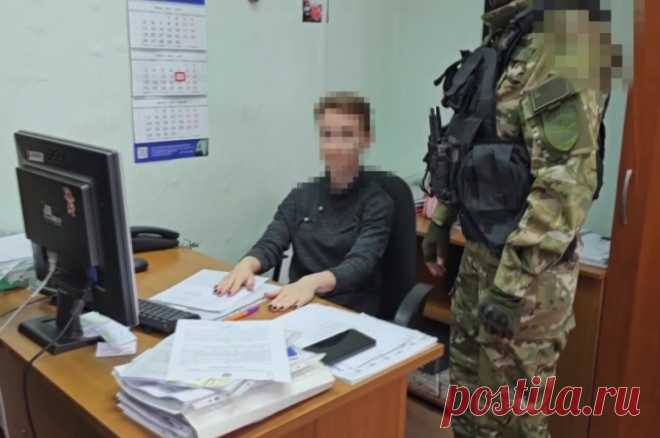 В Сети появились кадры задержания украинского агента в Угличе. Женщина передавала спецслужбам Украины информацию для совершения теракта.