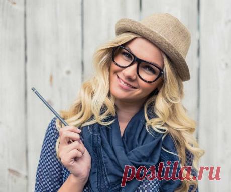 Что нам мешает быть счастливыми? 10 способов перестать усложнять себе жизнь и стать счастливым. Что мешает нам быть счастливыми: плохие привычки 100% Разное Если верить словам классика, то «человек рожден для счастья, как птица для полета». На самом деле это не слишком далеко от правды, хотя все не так просто и