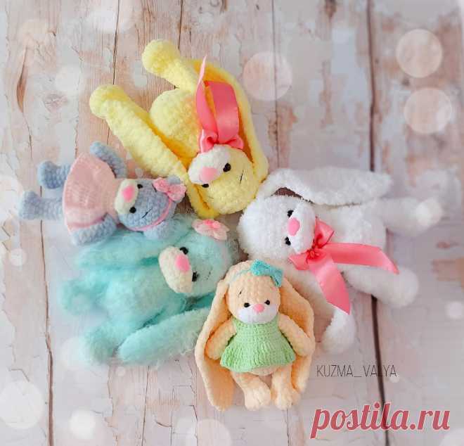 PDF Зайка Буся крючком. FREE crochet pattern; Аmigurumi animal patterns. Амигуруми схемы и описания на русском. Вязаные игрушки и поделки своими руками #amimore - плюшевый заяц, зайчик из плюшевой пряжи, кролик, зайчонок, зайка, крольчонок.