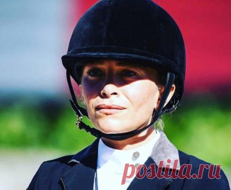 Мэри-Кейт Олсен приняла участие в соревновании по верховой езде