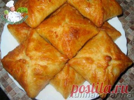 Пирожки из слоёного дрожжевого теста
