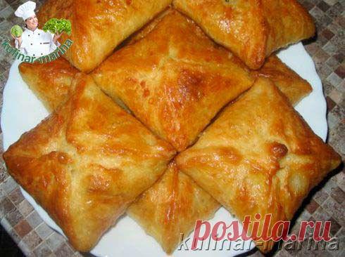 Пирожки из слоёного дрожжевого теста