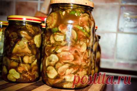 Пикантная закуска из огурцов для зимы