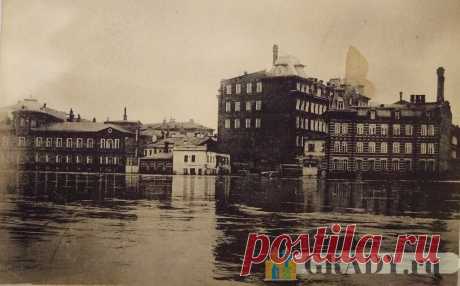 Москва, Россия - Наводнение в Москве в апреле 1908 г. Ф-ка т-ва Эйнем и Ко. - г3908 | GRADY.ru