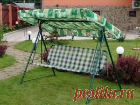 Выбираем качели для сада
На первый взгляд, садовые качели не так уж и нужны.
Не всегда есть место, кажется, что нужны исключительно детям.И тем не менее, садовые качели хорошо смотрятся на участке, если правильно подобрать место и материал. С их помощью можно организовать зону отдыха в любом месте сада, добавить уюта беседке или террасе, сделать еще более комфортной зону для барбекю. .