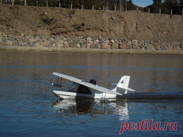 Создание модели гидроплана «Lagunero» на радиоуправлении Добрый день, уважаемые авиамоделисты или, как говорит мой любимый автор многих авиамоделей – аэромоделисты!Сегодня я решил рассказать вам, как можно построить очень красивую авиамодель гидросамолёта «Lagunero» Для постройки этой модели можно выбрать любой материал, но лучше всего подойдут