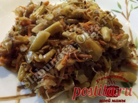 Квашеная капуста жаренная со спаржевой фасолью и кабачками Дорогие читатели! Приготовив очередную порцию квашеной капусты, задумалась, какое же блюдо приготовить из нее. Решила приготовить овощной гарнир. Квашеная капуста жаренная со спаржевой фасолью и кабачками, блюдо то, что надо. Очень вкусно, сытно и полезно. ИНГРЕДИЕНТЫ: 500 г квашеной капусты 200 г спаржевой фасоли 200 г кабачков 2 головки лука 1 морковь зелень (укроп, петрушка…) …