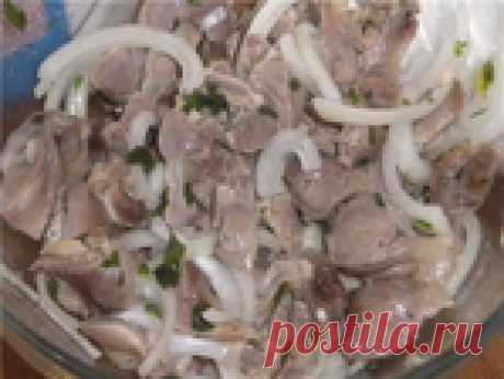 Маринуем куриные желудочки.